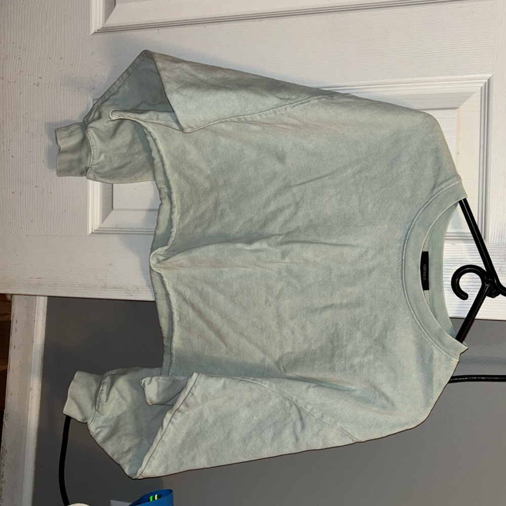 Forever 21 cropped long sleeve shirt